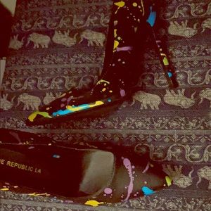 Paint splattered pumps (brand new)